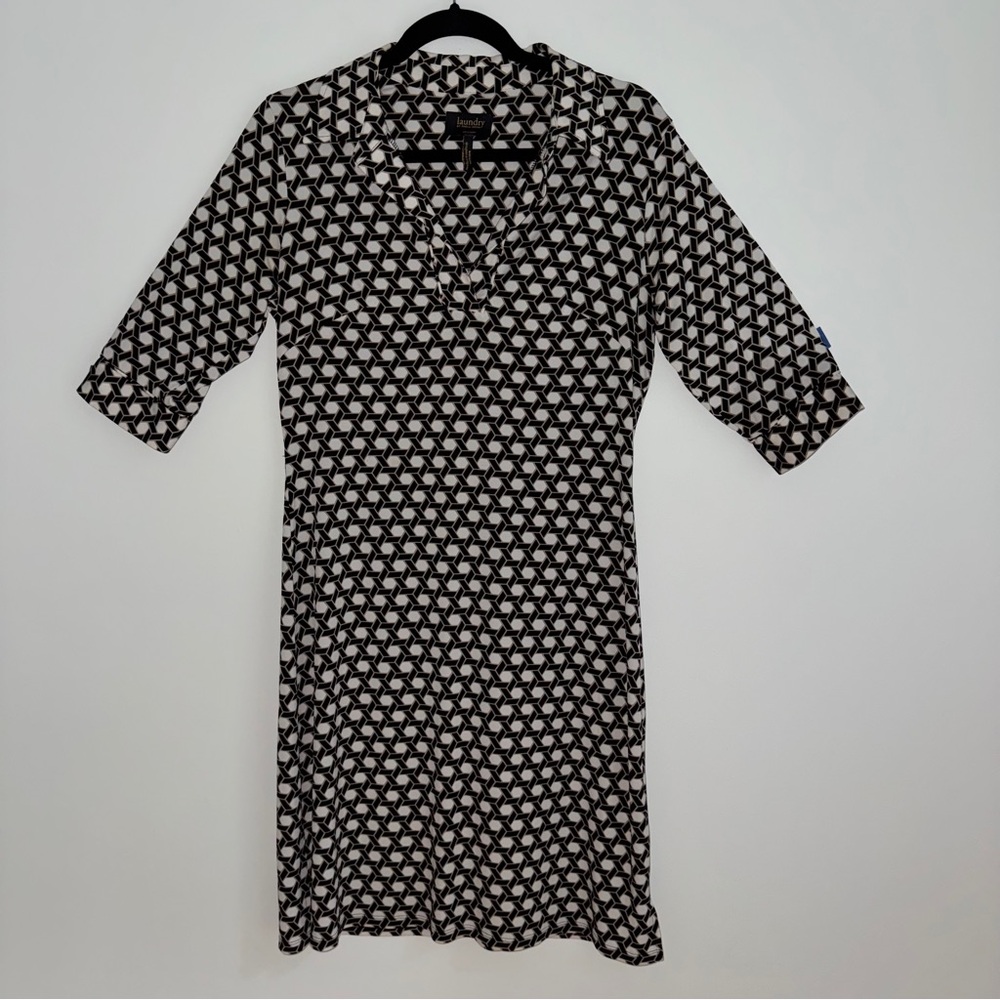 Laundry by Shelli Segal Geometric Print V Neck Shift Dress Black White Size 8